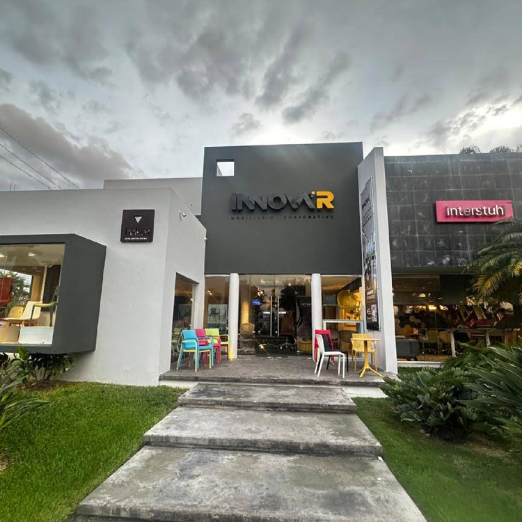 Innovar Mobiliario Corporativo
Calle 1H 262 por Av Campestre Esq, C. 1H 262,
Campestre, C.P. 97120
Mérida, Yucatán
99 9948 4000
Ver mapa